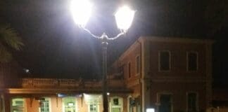 Genova, cani colpiti da scariche elettriche a Nervi, esposto in Procura via delle Palme, cani folgorati, scossa elettrica, lampioni, notizie Genova, notizie Liguria