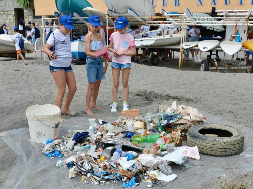 Bogliasco pulizia spiaggia Giornata della Terra 2022