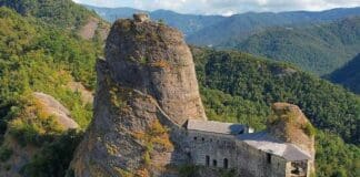 Riapre il Castello della Pietra di Vobbia, appuntamento il 10 aprile Castello della Pietra, Vobbia