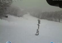 Torna la neve in Liguria, fiocchi nell’entroterra Santo Stefano d'Aveto neve prato cipolla 7 aprile 2023