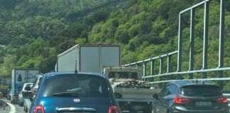 Caos Autostrade, già in coda sulla A10, sulla A7 e sulla A26 coda in A12