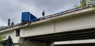 Incidente sull’autostrada A26, camion ribaltato e coda record camion Autostrada A26