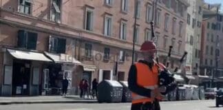 Genova, saluta il corteo degli edili in abito scozzese e suonando la cornamusa – VIDEO cornamusa corteo edili Genova