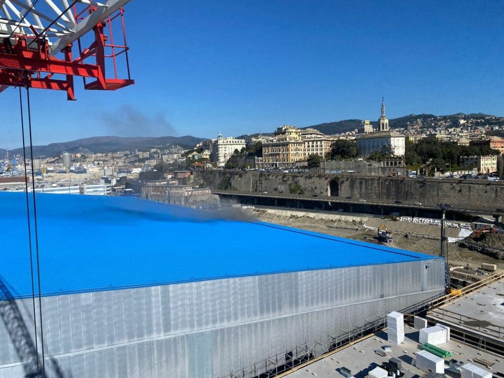 incendio tetto padiglione Jeanne Nouvelle Fiera di Genova