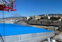 Genova, Waterfront, principio di incendio sul tetto del padiglione Jean Nouvelle incendio tetto padiglione Jeanne Nouvelle Fiera di Genova