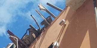 Genova, crolla parte di tetto di un palazzo di via Ratti, evacuati i residenti tetto crollato via Ratti San Teodoro Genova