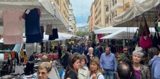 Chiavari, rubavano portafogli alla Fiera di Sant’Antonio, scoperti e denunciati Fiera Santa Zita Genova bancarelle