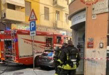 La Spezia, fiamme in un magazzino di via Felice Cavallotti incendio la Spezia via Cavallotti