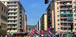 Genova, traffico nel caos a Marassi per i festeggiamenti pre partita Marassi traffico bloccato Genoa 6 maggio 2023