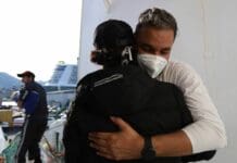 Migranti a La Spezia, il presidente Toti ad accoglierli: doveroso atto di solidarietà Migranti Geo Barents, la Spezia, notizie Liguria, La Spezia