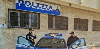 Savona, si fingono operatori delle Poste e truffano un uomo: denunciati Polizia auto Genova