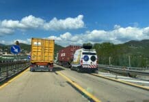 Autostrade, camion fermo lungo la A7: code tra Bolzaneto e Busalla