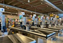 Genova, tenta di rubare smartwatch e cuffiette all’Esselunga, fermato esselunga san benigno genova