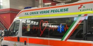 Genova, pedone travolto mentre attraversa la strada a Sestri Ponente ambulanza croce verde pegliese