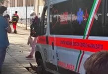 Genova, ambulanza sprofonda sulla passeggiata di Voltri, non ci sono divieti ambulanza sprofondata Voltri