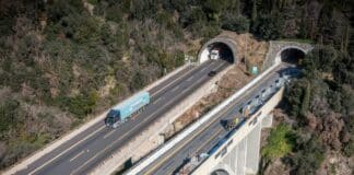 Autostrade, controlli del traffico con i droni con il programma Falco autostrada drone ripresa dall'alto