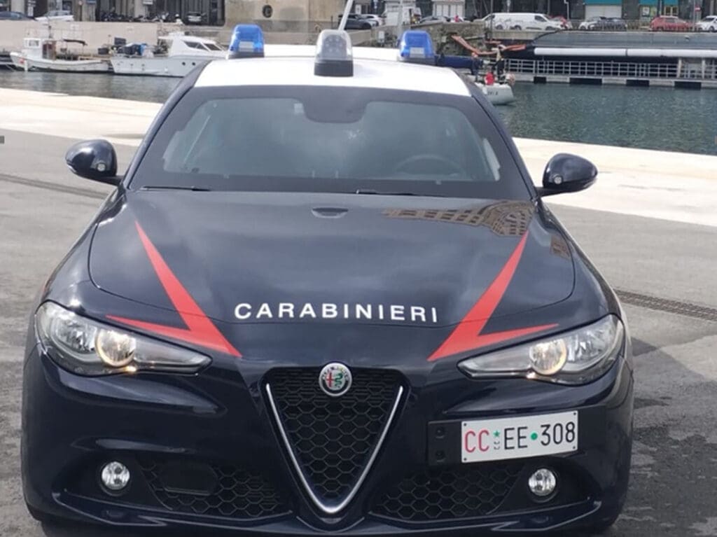 carabinieri auto