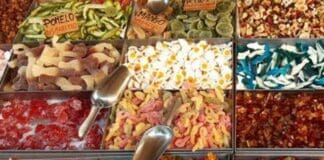 Genova, oggi a Sampierdarena torna la Fiera di San Salvatore bancarelle, dolci, dolciumi