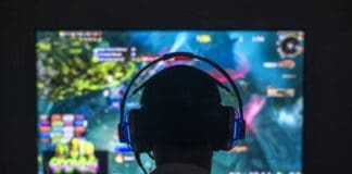 Pedopornografia, in aumento adescamenti su chat e piattaforme gaming Gamer, gaming, ragazzino, videogiochi