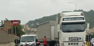 Genova, grave incidente a Bolzaneto, ferito un 60enne Incidente via Polonio 19 maggio 2023