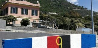 Genova, ridipinto in tempi record il murales monumento a Gianluca Vialli Murales Gianluca Vialli monumento Quinto
