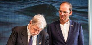 Nuova Diga Foranea, il sindaco Marco Bucci nominato Commissario Bucci firma Ocean Summit