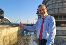 Genova, centro commerciale al Waterfront di Levante, vice sindaco risponde al PD Pietro Piciocchi vice sindaco Genova