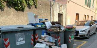 Genova, tornano le serate in spiaggia e a Vernazzola bidoni stracolmi Vernazzola, bidoni pieni