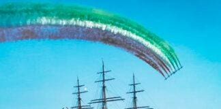 Genova, lo spettacolo delle Frecce Tricolori sui cieli della città Amerigo Vespucci Frecce Tricolori