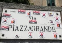 Genova, cartelli coperti da adesivi, Gambino: serve segnalazione rapida cartello, adesivi
