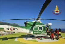 Incidente sull’autostrada A7, operaio cade da muraglione, è grave elicottero vigili del fuoco Drago 125