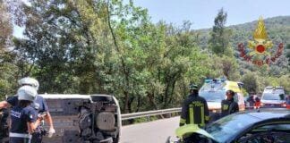 Fezzano, frontale sulla strada napoleonica, traffico bloccato incidente Fezzano 23 giugno 2023