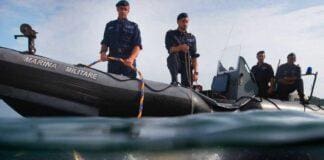 Savona, esplosione su una petroliera in porto, tra misteri e smentite Subacqueo Marina Militare