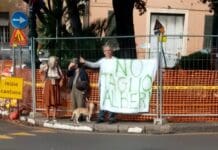Genova, ambientalisti bloccano il cantiere di Corvetto per dire no al taglio alberi cantiere Corvetto