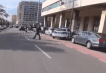 Genova, motociclista inveisce contro il vigile che lo ferma per eccessi – VIDEO video motociclista corso marconi Genova