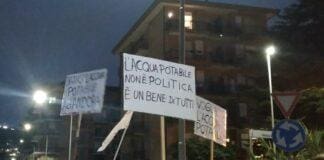 Andora, maxi manifestazione per l’acqua salata dai rubinetti Andora manifestazione acqua
