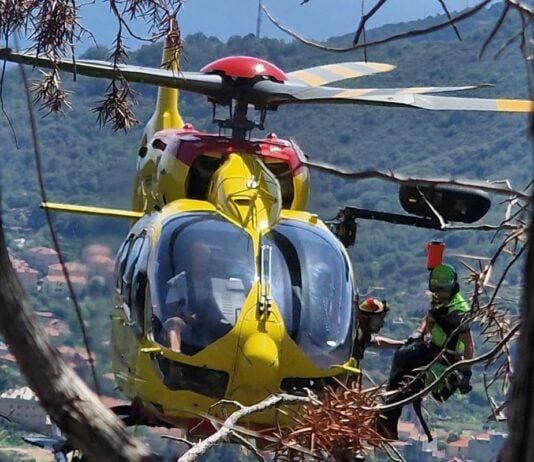 Maxi incidente a Ferriere, sei motociclisti feriti, uno è grave elicottero Grifo