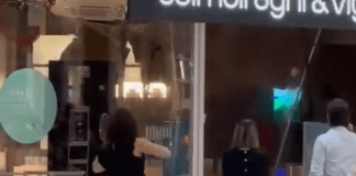 Savona, crolla il soffitto nel centro commerciale allagato dalla pioggia crolla tetto centro commerciale Il Gabbiano