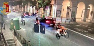 Chiavari, impennate per sfida davanti alla polizia stradale, identificati impennate telecamere Chiavari