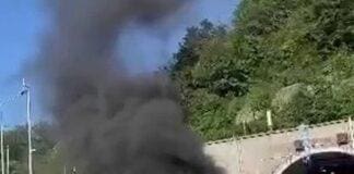 Incendio in Galleria sulla A12, disagi almeno sino al week end incendio autostrada A12, galleria Monte Giugo