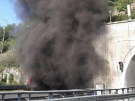 Incendio in galleria sull’Autostrada A26, salvata famiglia con cane incendio galleria monte giugo autostrada A12