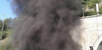 Incendio in galleria sulla A12, chiuso dalle 2 di questa notte il tratto Recco – Genova incendio galleria monte giugo autostrada A12