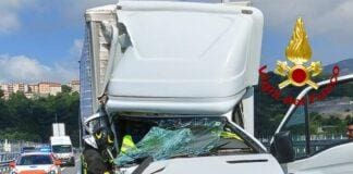Grave incidente sul nuovo ponte di Genova, traffico bloccato incidente ponte san Giorgio genova