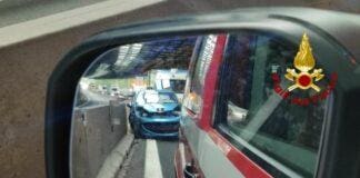 Genova, migliora la donna incastrata nell’auto sulla A10 incidente 18 luglio 2023 A10