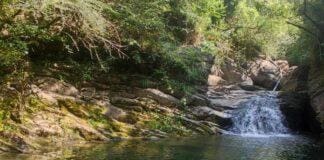 Bargagli, ragazzo di 23 anni annega in un laghetto, indagini laghetto du Beo Preli