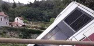 Savona, pullman cade in una scarpata: due persone ferite pullman fuoristrada Savona