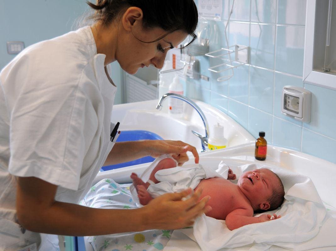 infermiera Gaslini neonato