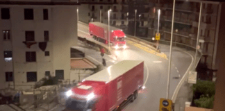 Nervi, ancora Tir sul viadotto nonostante i divieti Ponte di Nervi Tir