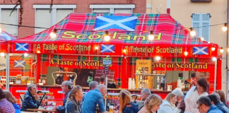 La tradizione scozzese in piazza a Genova
