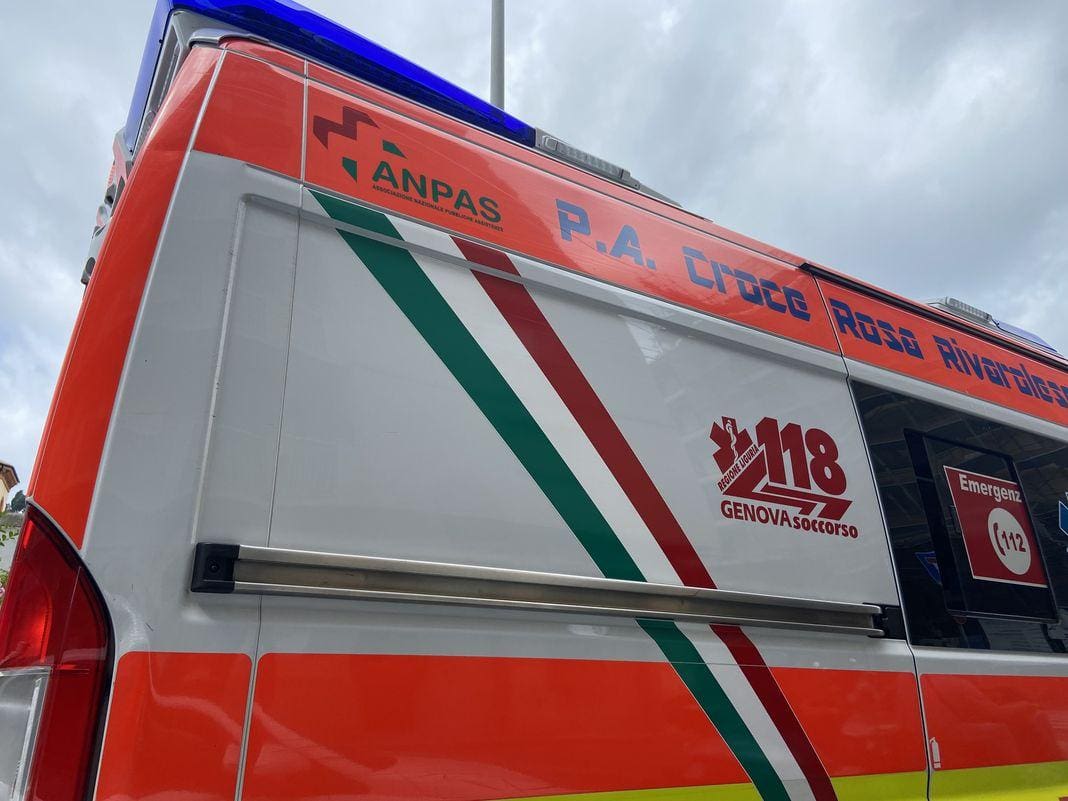 ambulanza 118 Croce Rosa Rivarolese
